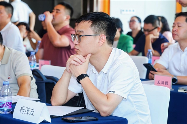 让创新闪耀世界 ——“2025贵在一心大湾区贵商首发大会” 新闻发布会隆重举行