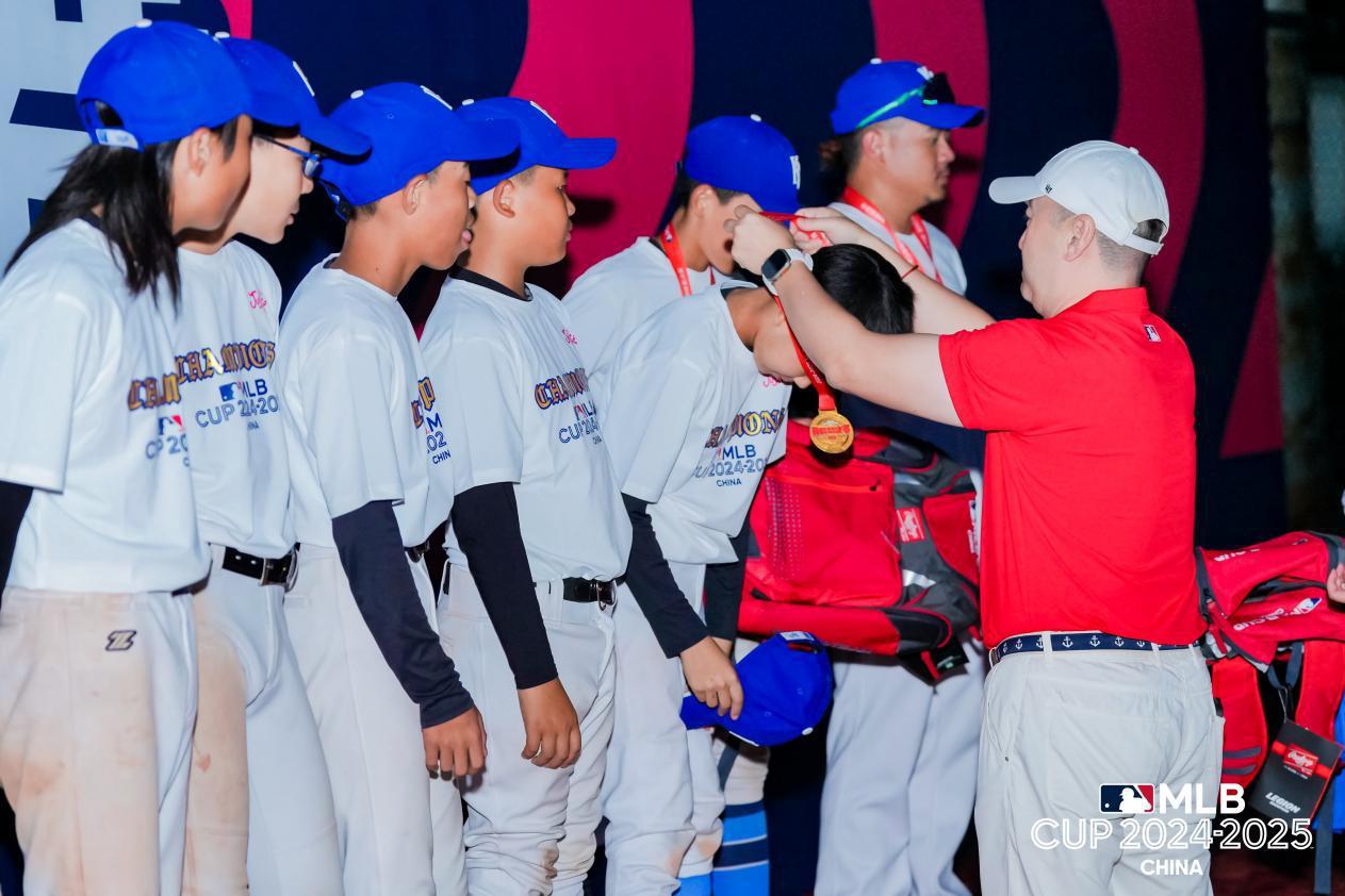 汗水铸就荣耀!MLB CUP总决赛兴义落幕,风雨无阻热血棒魂